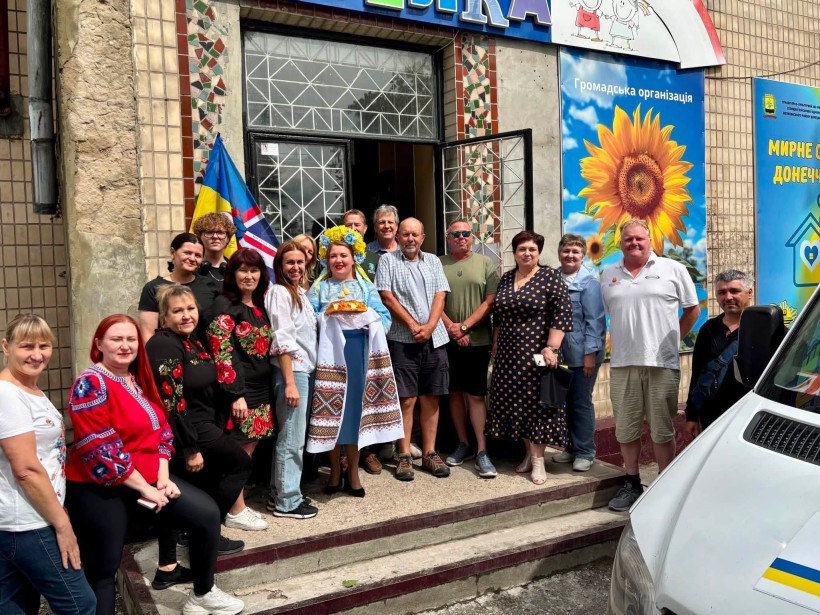 Британські партнери відвідали Центр підтримки ВПО «Мирне серце Донеччини»: підписано меморандум про співпрацю