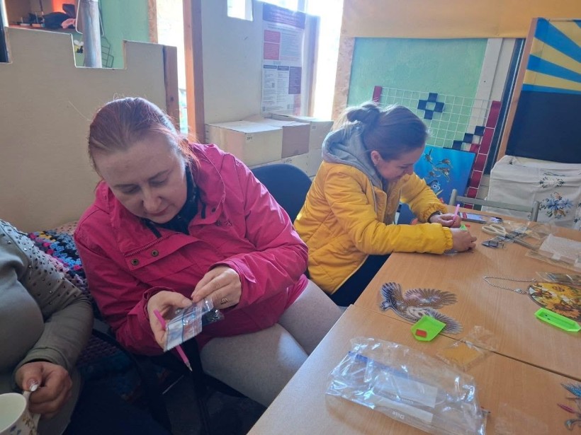 Творчість, що лікує: у Центрі підтримки ВПО «Мирне серце Донеччини» відбулася ресурсна зустріч