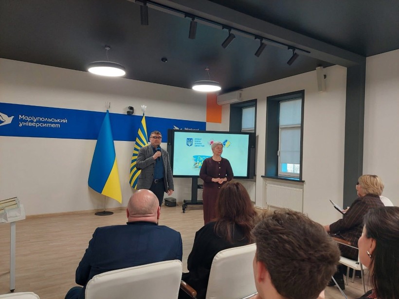 Підсумковий захід Відкритого фестивалю-конкурсу читців, поетів, художників та фотохудожників пам’яті Володимир Сосюра «Любіть Україну»