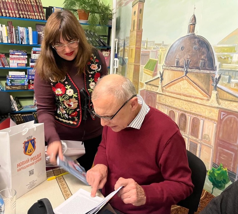 Представниця Гранітненської бібліотеки взяла участь у зустрічі з видатним нейрохірургом