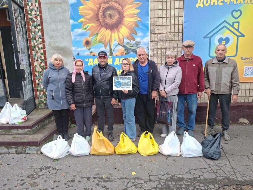 На базі Центру підтримки ВПО «Мирне серце Донеччини» у місті П’ятихатки організовано чергову видачу гуманітарної допомоги для внутрішньо переміщених осіб