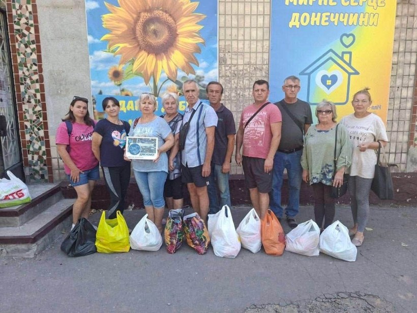 На базі Центру підтримки ВПО «Мирне серце Донеччини» у місті П’ятихатки організовано чергову видачу гуманітарної допомоги