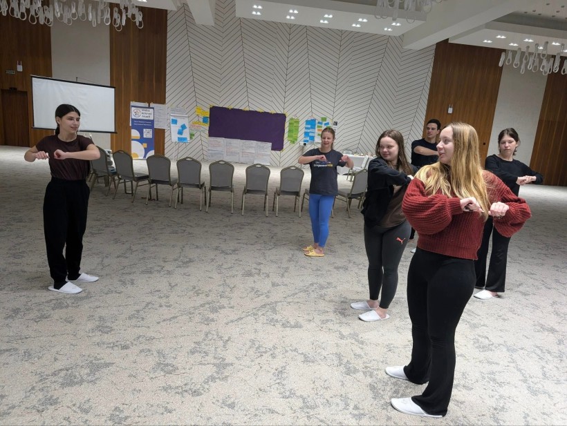 Вечірня зарядка для молоді