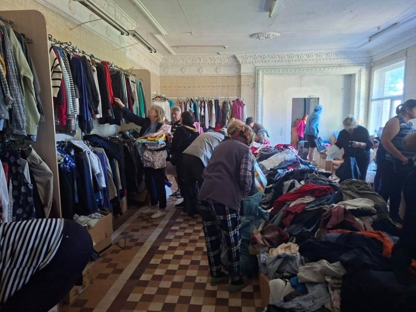 У Центрі підтримки ВПО «Мирне серце Донеччини» відбулася чергова видача гуманітарної допомоги для родин, які були змушені залишити свої домівки через війну