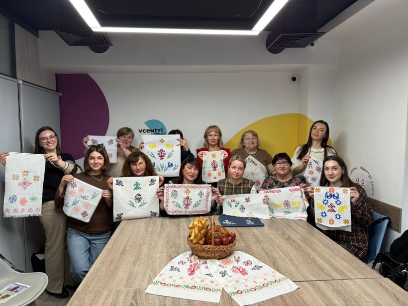 Відбувся майстер-клас з вибійки «Великодні серветки у техніці традиційної вибійки»