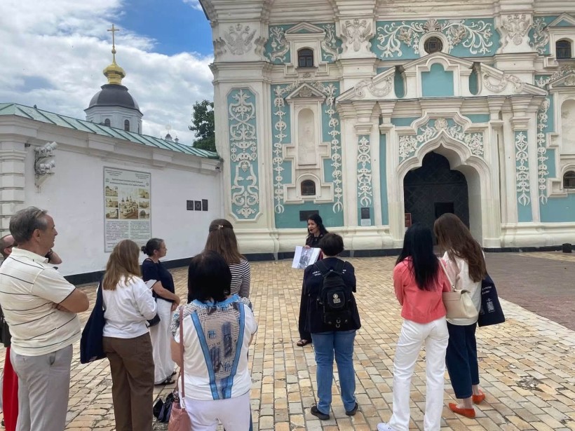 Представники Мирненської громади долучилися до авторської пішохідної екскурсії «Надазовські греки в Києві»