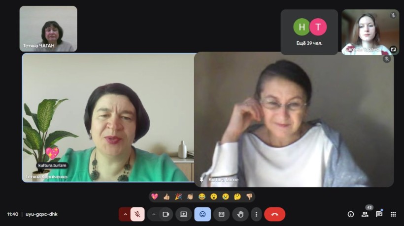 Напередодні Всеукраїнського дня працівників культури та майстрів народного мистецтва відбувся урочистий захід, організований Волноваською районною військовою адміністрацією