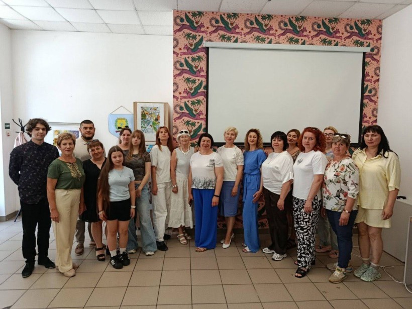 У Волноваському просторі відбувся захід до Дня Конституції України