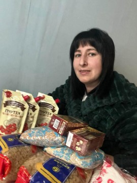 Великолучківська громада передала продуктові набори для мешканців Мирненської громади