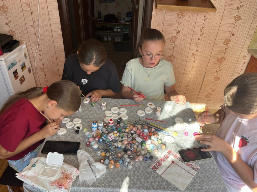 Майстер-клас із виготовлення “Камінців турботи”